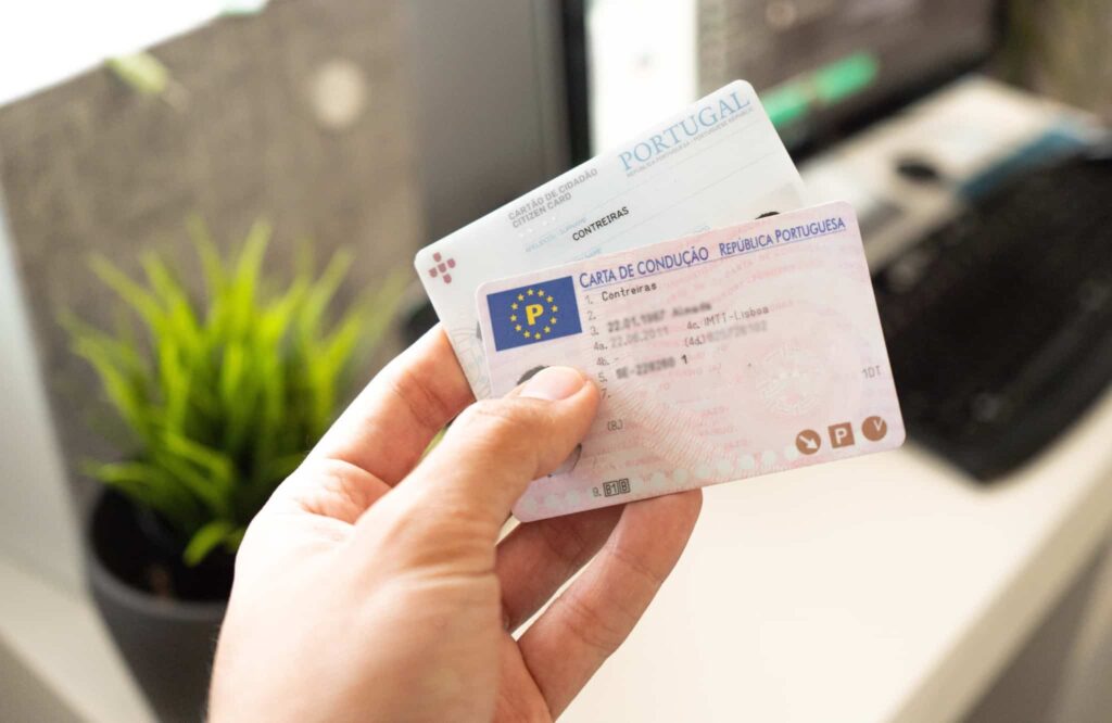 Compre uma carta de condução registada on-line.